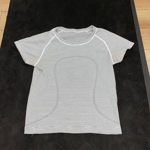 Lululemon swiftly tech short sleeve top (cropped)